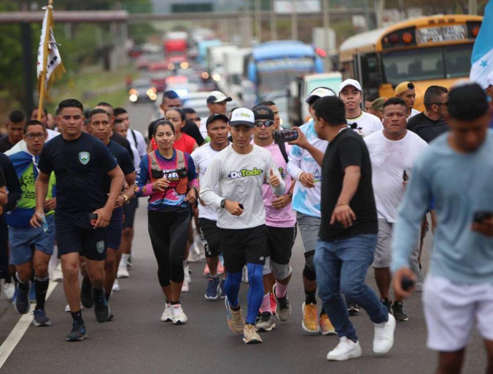 Este miércoles el influencer llegó hasta la entrada de la capital hondureña.