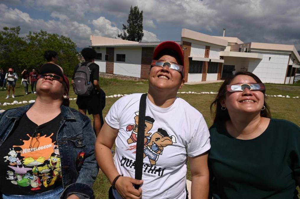 Capitalinos disfrutaron observar el eclipse anular 2023