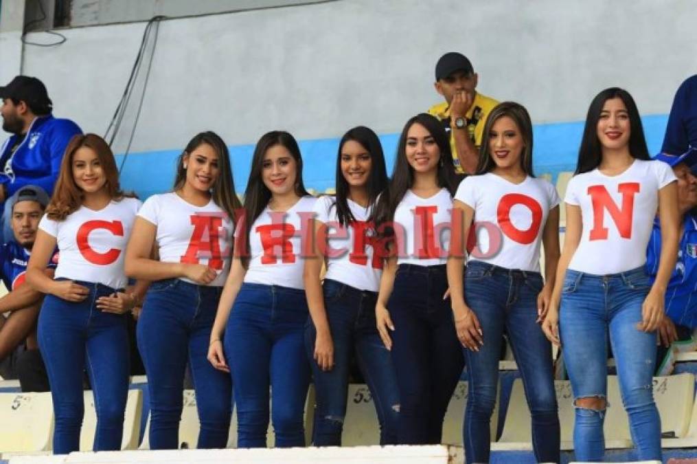 Las bellezas hondureñas que presencian el partido Motagua vs Real España