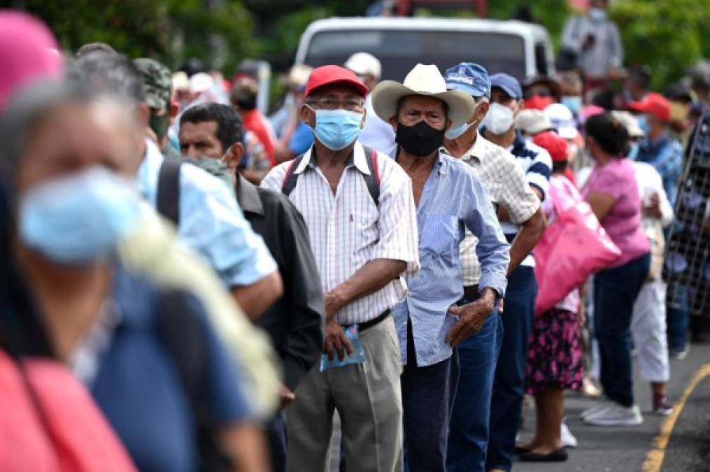 Veteranos del ejército salvadoreño protestan contra el uso del bitcoin