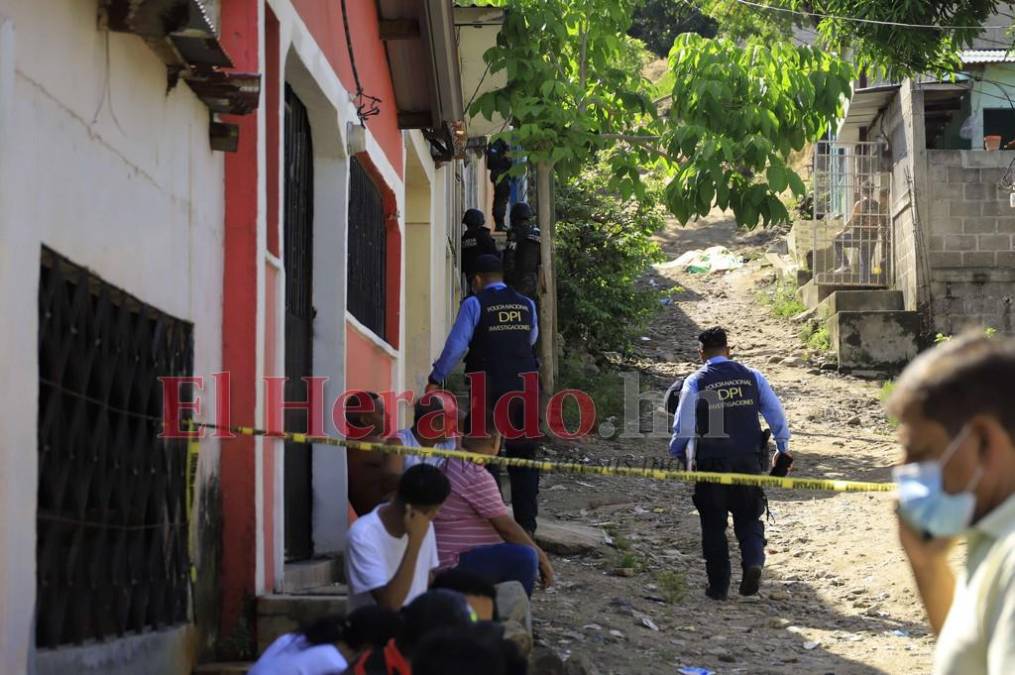 13 hombres vestidos con indumentaria militar perpetraron la masacre en Lomas del Carmen