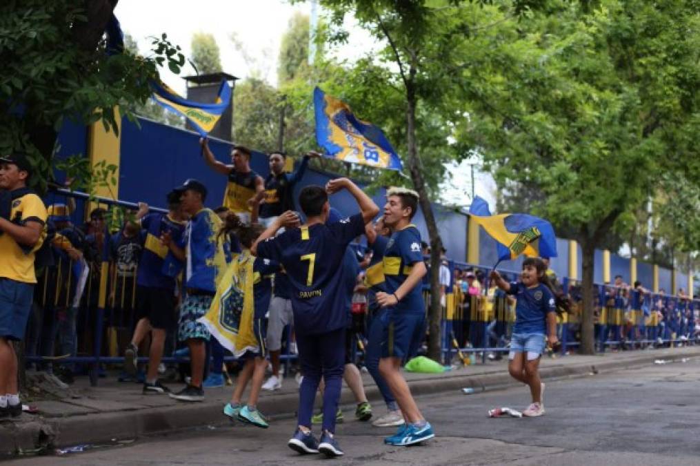 Ambientazo en La Bombonera previo al entrenamiento de Boca Juniors