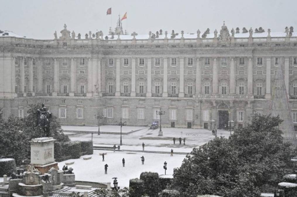 Alerta roja en Madrid por las fuertes nevadas que deja Filomena (FOTOS)