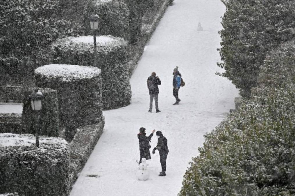 Alerta roja en Madrid por las fuertes nevadas que deja Filomena (FOTOS)