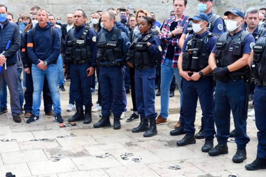 FOTOS: Policía francesa sale a las calles para rechazar acusaciones de racismo