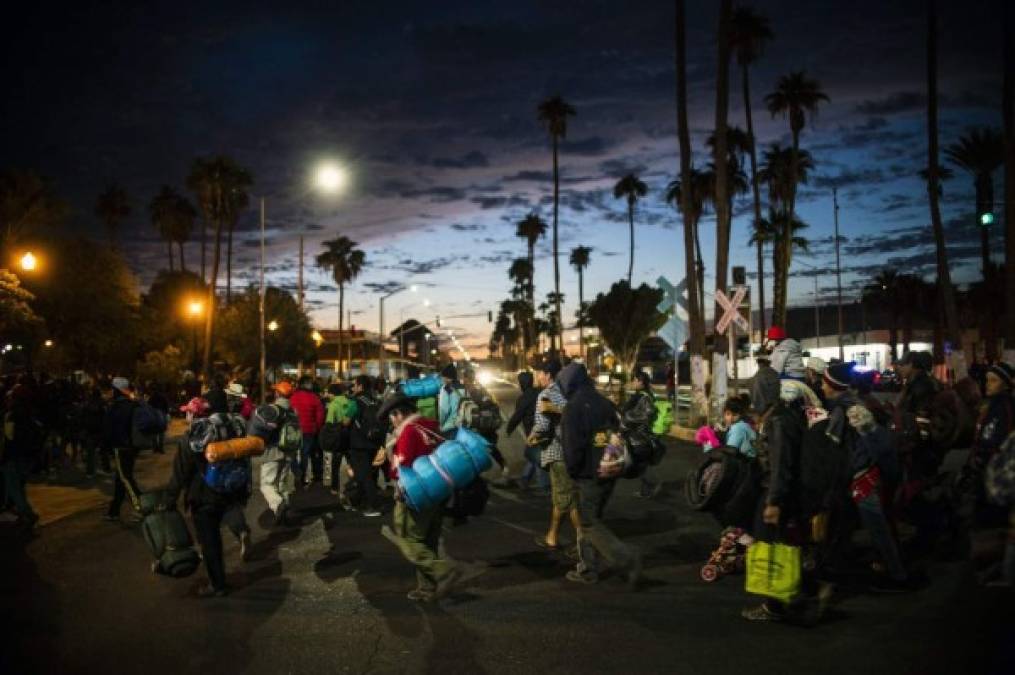 Las duras fotos de los migrantes de la caravana en su paso por Tijuana, México