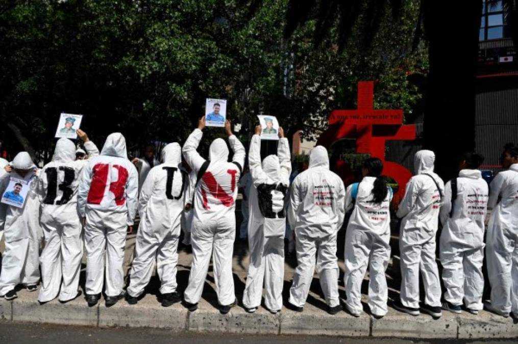 'Lucha y no fiesta': Las protestas en el Día de las Madres en México