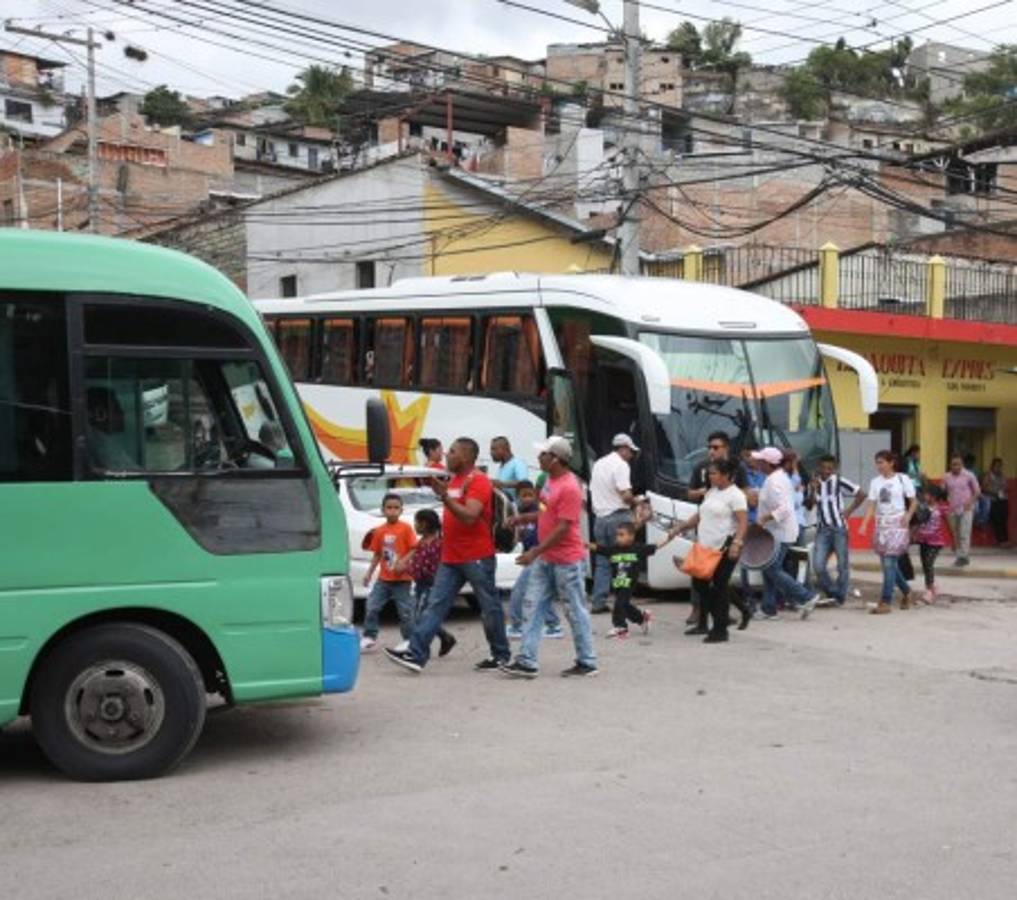 Unos 800 mil capitalinos harán turismo rural y visitarán playas en feriado