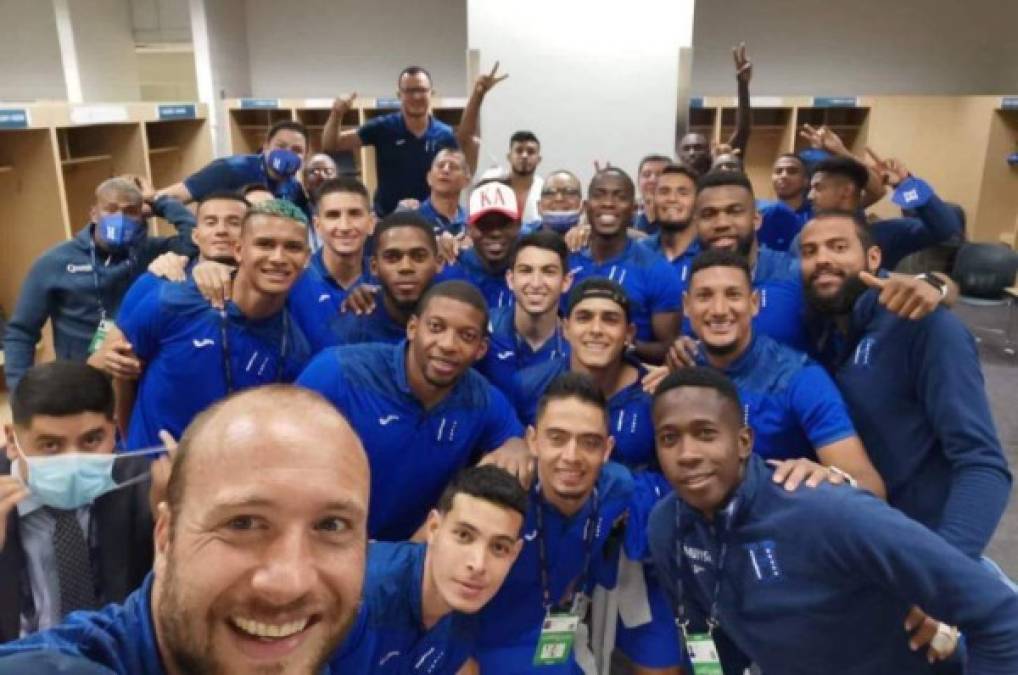 Jugadores de Honduras, orgullosos con medalla de la Nations League