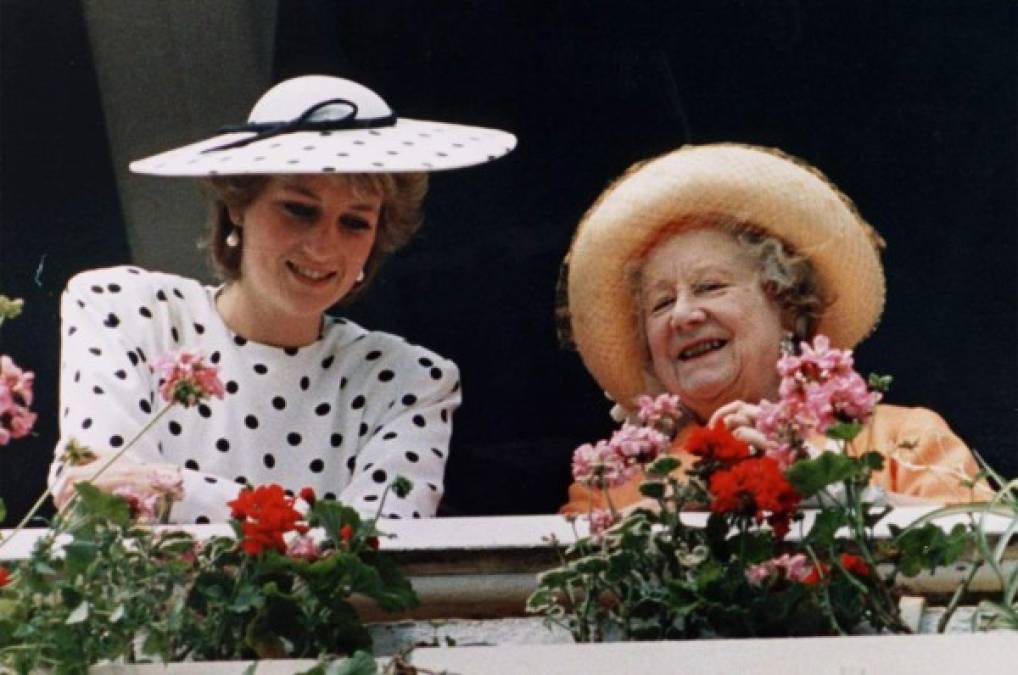 12 fotos del álbum familiar de la princesa Diana