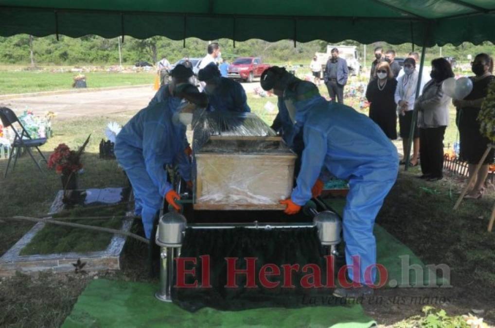 FOTOS: El desgarrador último adiós del pastor Mario Tomás Barahona