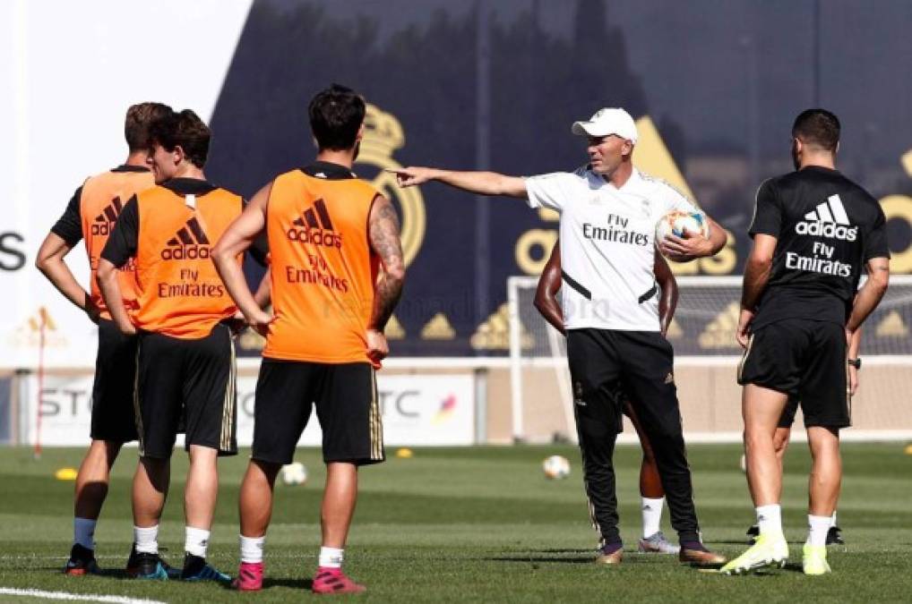 FOTOS: James Rodríguez sorprende al aparecer en el entrenamiento del Real Madrid