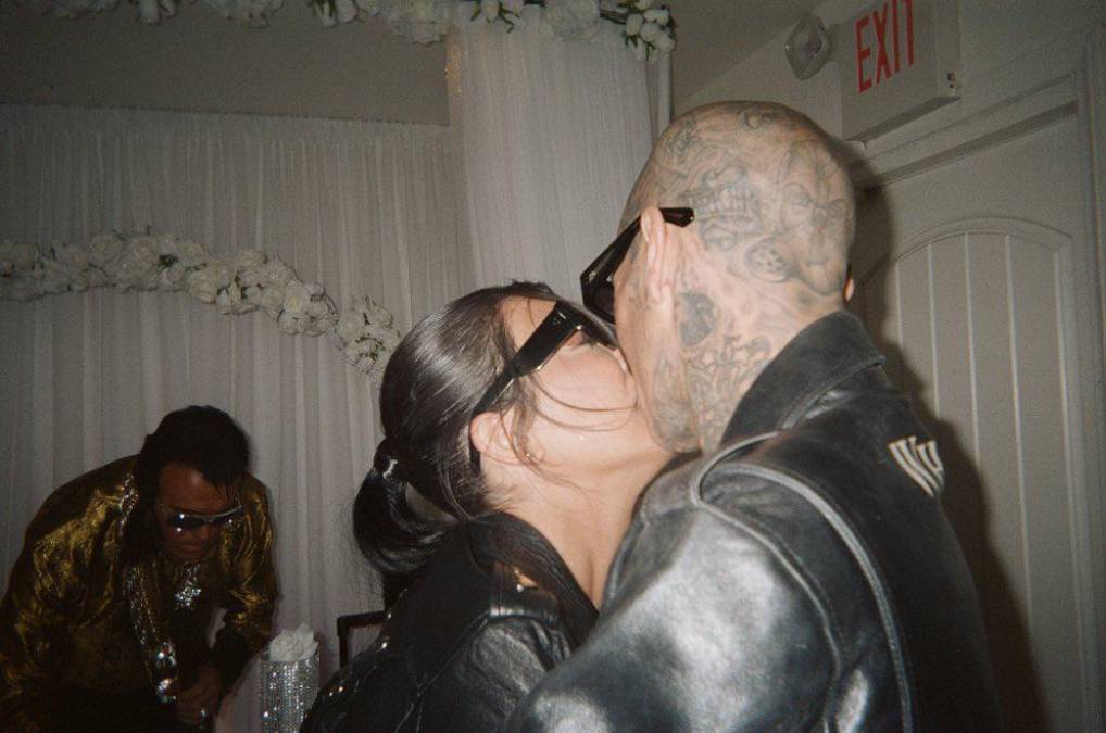 FOTOS: Así fue la boda de Kourtney Kardashian y Travis Barker