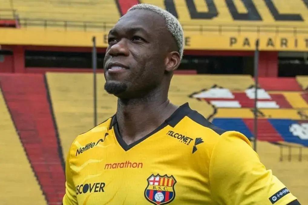 Ex jugador del Inter y el City piensa dejar fútbol luego de asesinato de Mario Pineida