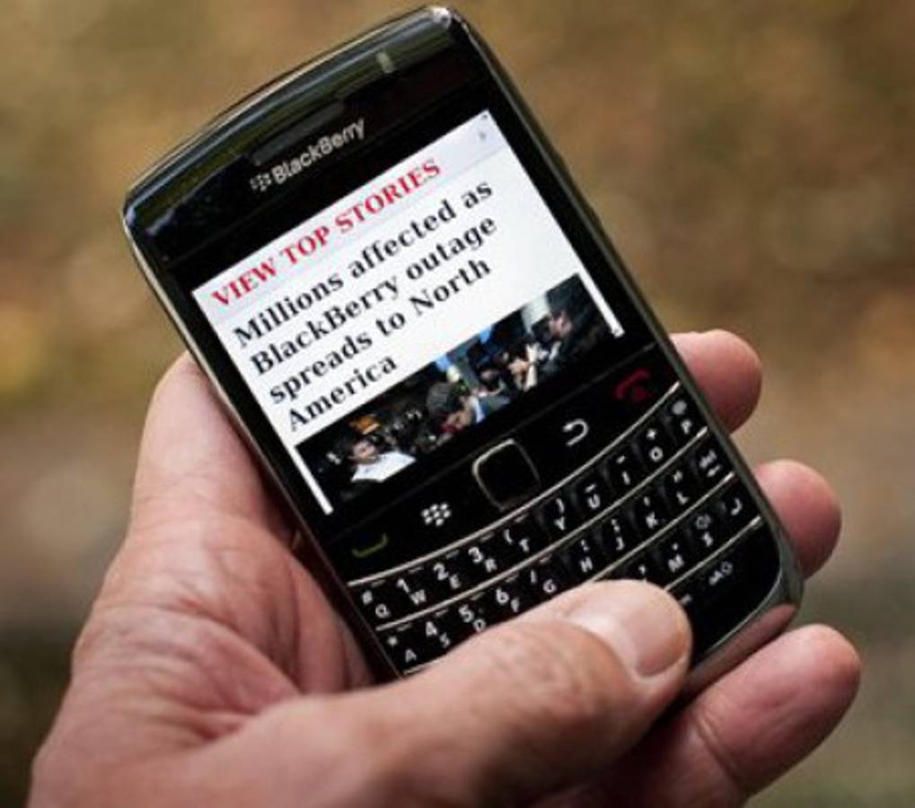 BlackBerry anuncia que reanudó sus servicios