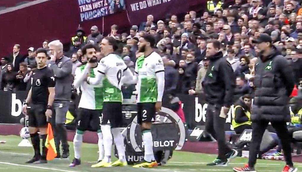 Salah se pelea con Klopp previo a ingresar en el West Ham-Liverpool