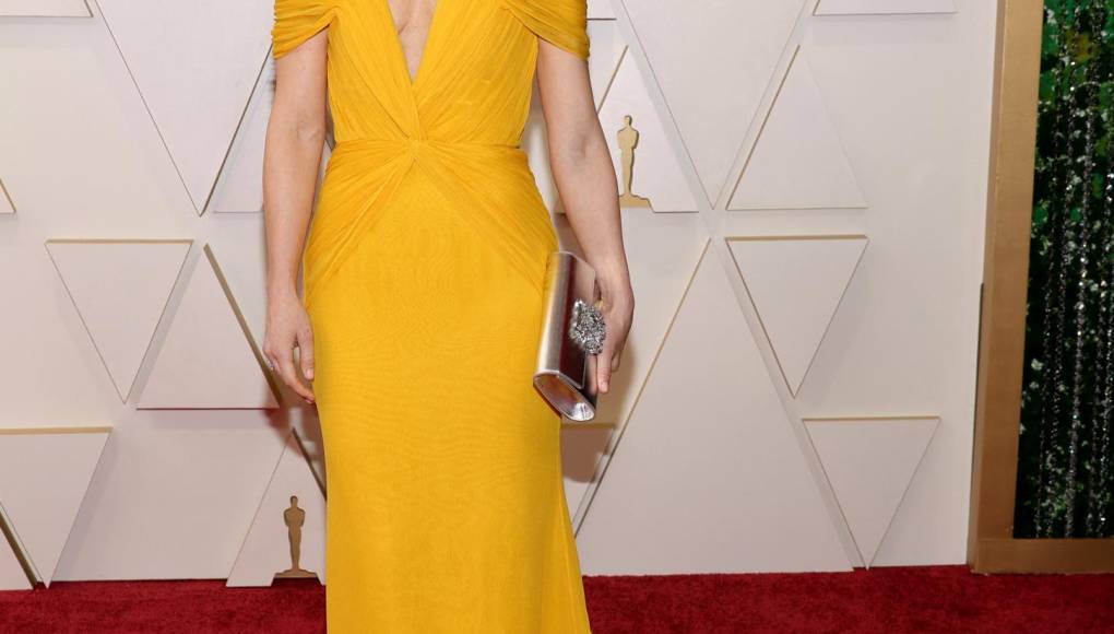 Deslumbrando con belleza y sencillez: los mejor vestidos de los Oscar 2022