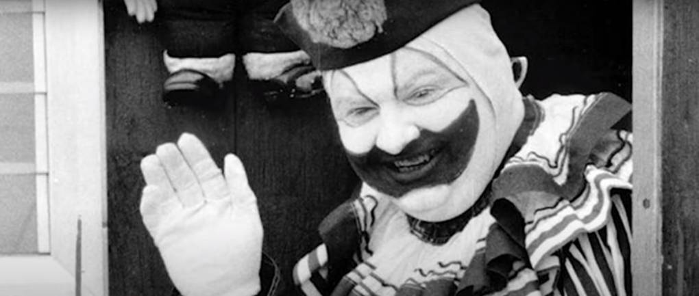 “Pogo”, el payaso asesino que mató a más de 33 adolescentes y los enterró en su casa