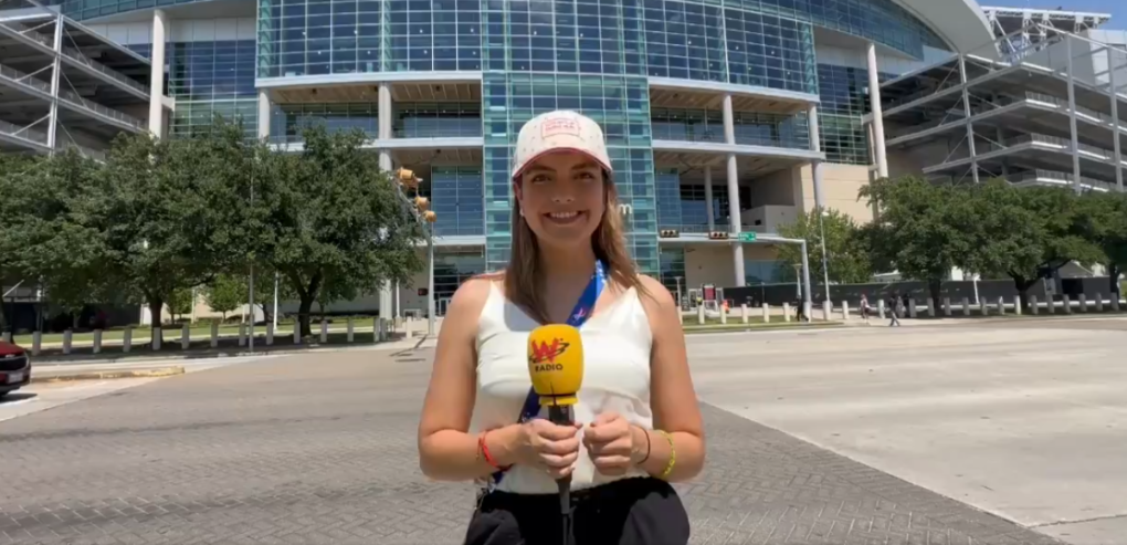 Las hermosas periodistas que roban miradas en los estadios de la Copa América 2024