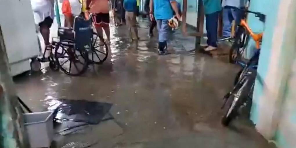 Estragos de las lluvias en Roatán evidencian su vulnerabilidad