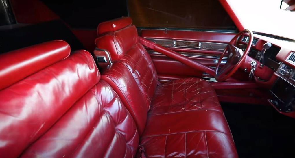 24 ruedas, piscina y helipuerto, así es el auto más largo del mundo