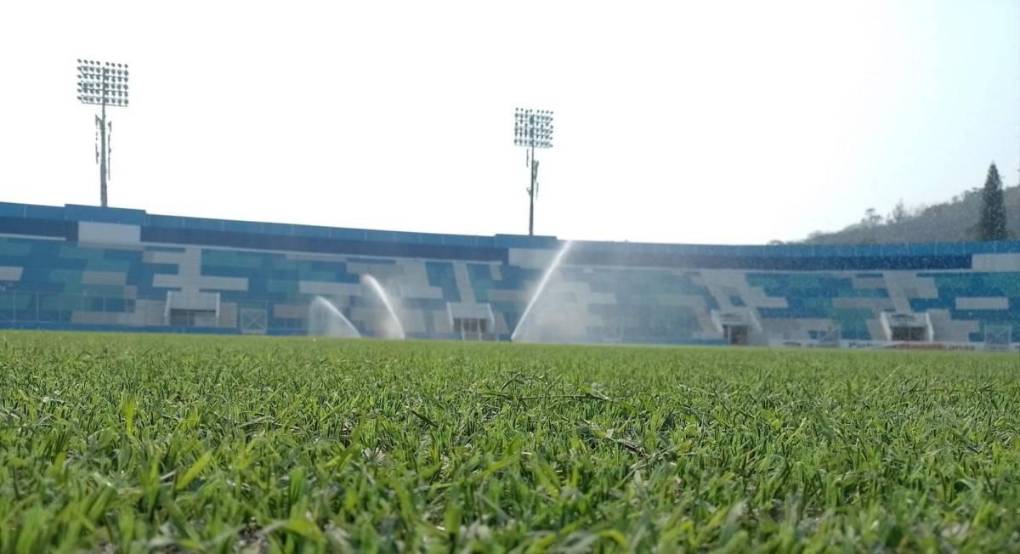 ¿Ya lo vieron?: Así luce el Estadio Nacional tras el segundo corte de su engramillado