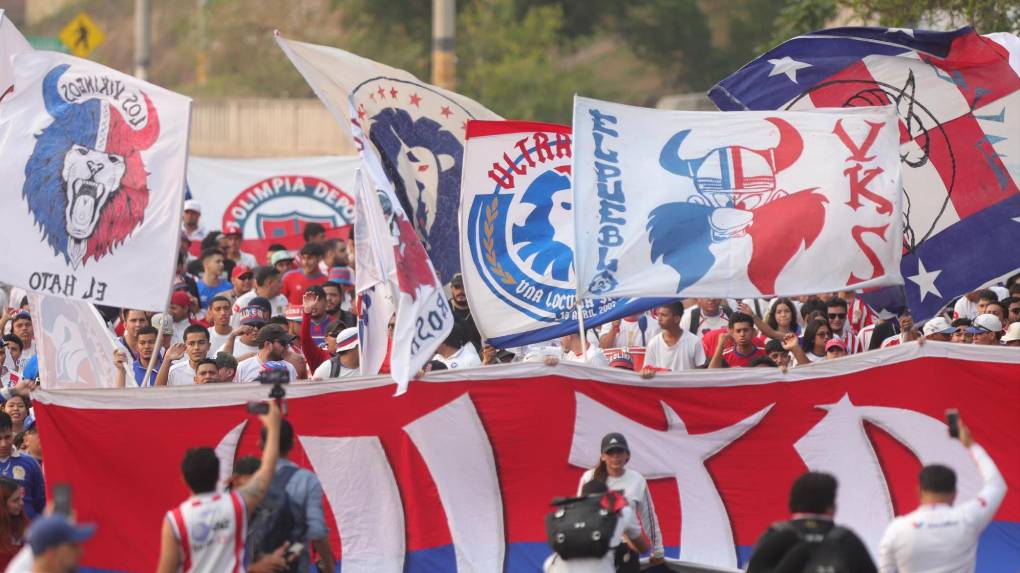 La Ultra Fiel puso el color y empujará a Olimpia a la remontada contra Real España