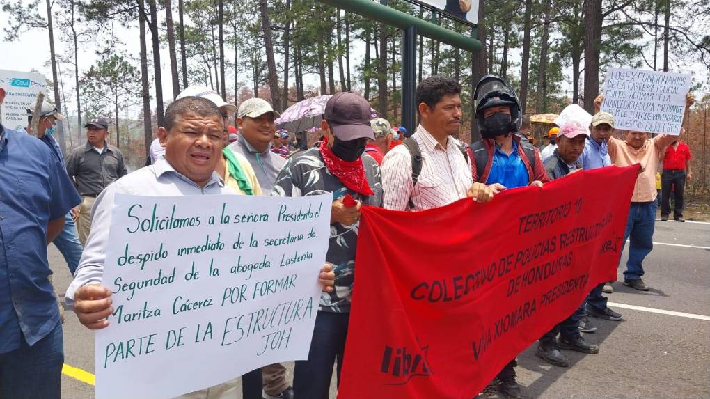 En zafarrancho y desalojo con agua terminó protesta de policías depurados en la carretera CA-5