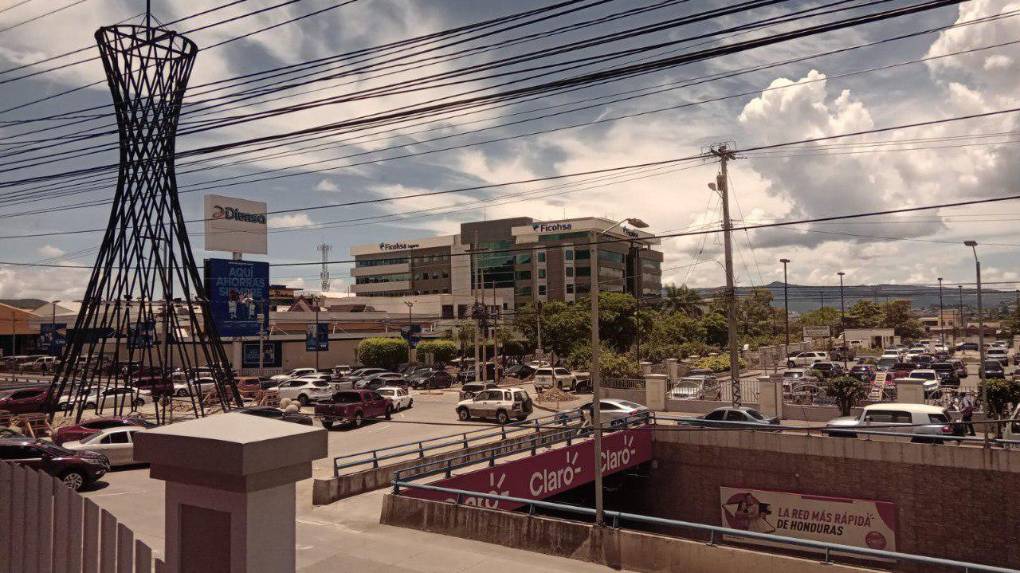 Caos vehicular vive la capital a pocas horas de la movilización convocada por Libre