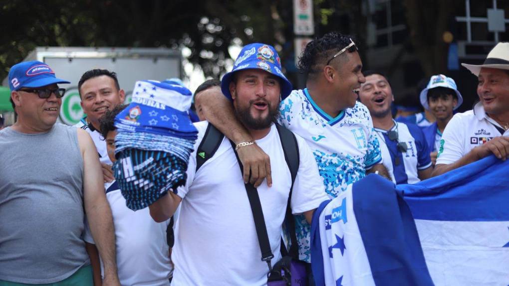 Con carneada incluida, catrachos arman la fiesta previo al Honduras vs Haití