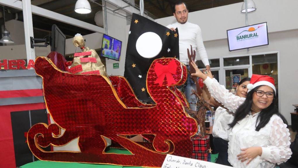 Así se realizó el concurso de la mesa navideña en la Sala de Redacción de EL HERALDO