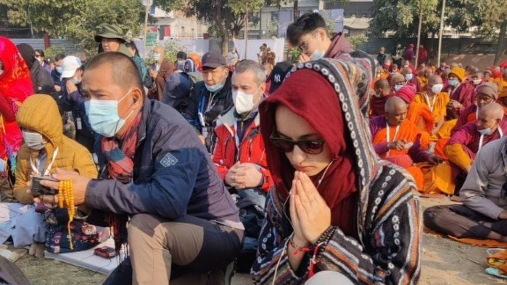 Las polémicas detrás del Dalai Lama: de besar a un niño a solicitar una sucesora “atractiva”