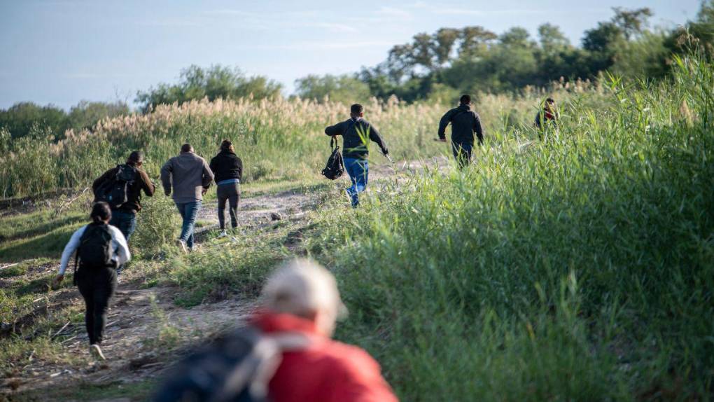 Lo que sabemos sobre el camión con migrantes hacinados encontrado en México; hay 15 hondureños