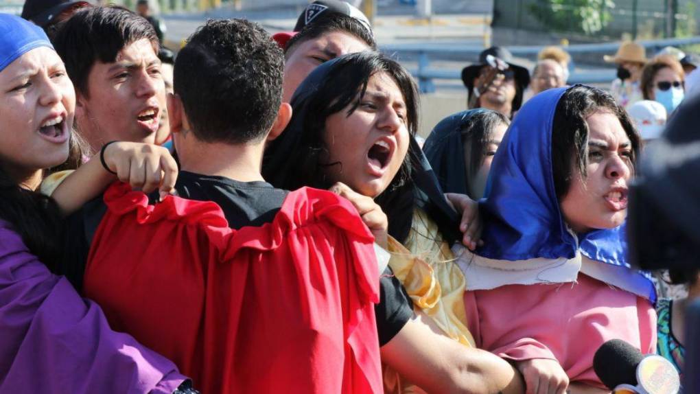 Las imágenes que dejó el Vía Crucis en la capital de Honduras