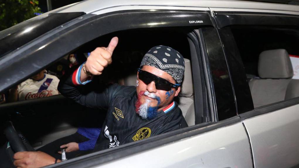 ¡Fiesta tricolor! Así celebró la afición del Olimpia la conquista de la copa 35