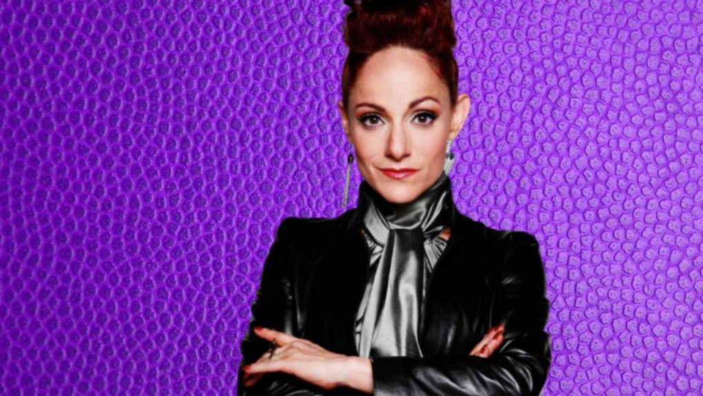 Lolita Cortés, la polémica jueza de La Academia que no tiene pelos en la lengua