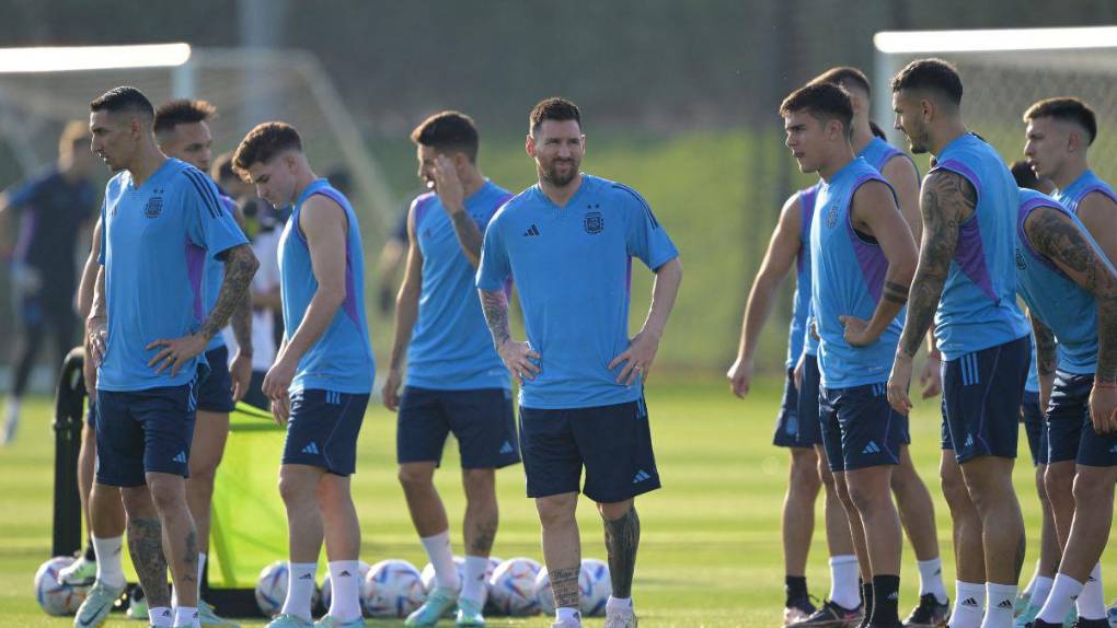 Preparando el debut: Así fue el entrenamiento de Argentina este lunes