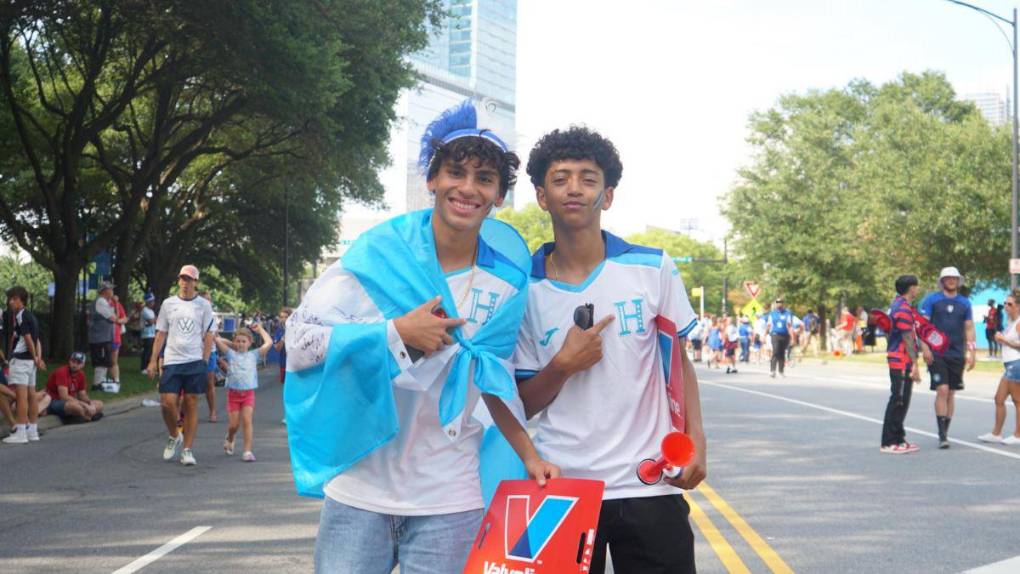 Con carneada incluida, catrachos arman la fiesta previo al Honduras vs Haití