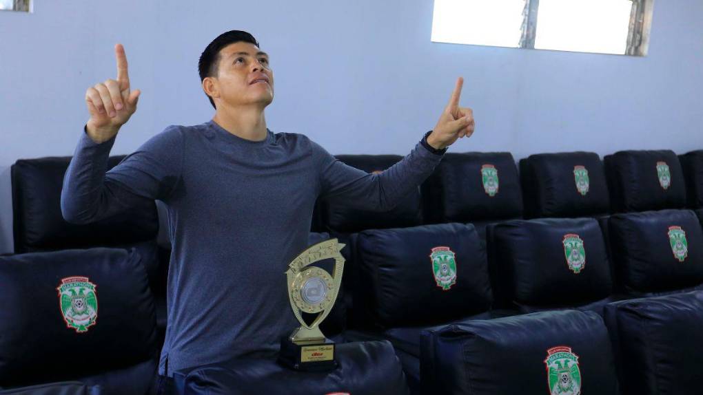 De cosechar en el campo a viajar por primera vez a EE UU: la motivadora historia del “Chelito” Martínez