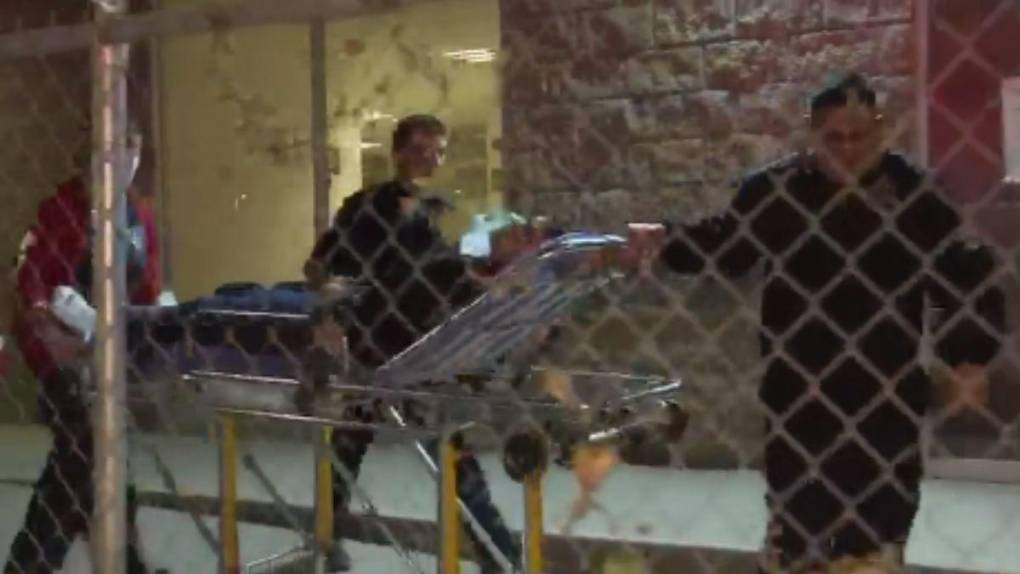 Hombre mata a su pareja y a su suegra en oficina del MP; lo andaban denunciando por violencia