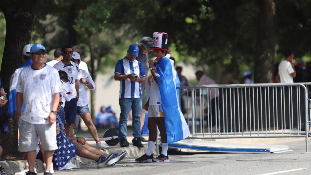 Con carneada incluida, catrachos arman la fiesta previo al Honduras vs Haití