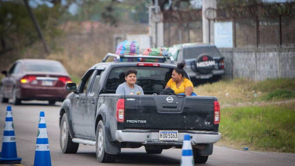 En caravana retornan veraneantes a la capital tras feriado de Semana Santa