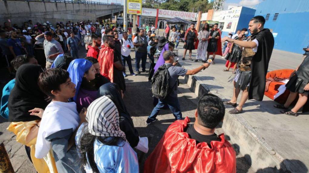 Las imágenes que dejó el Vía Crucis en la capital de Honduras