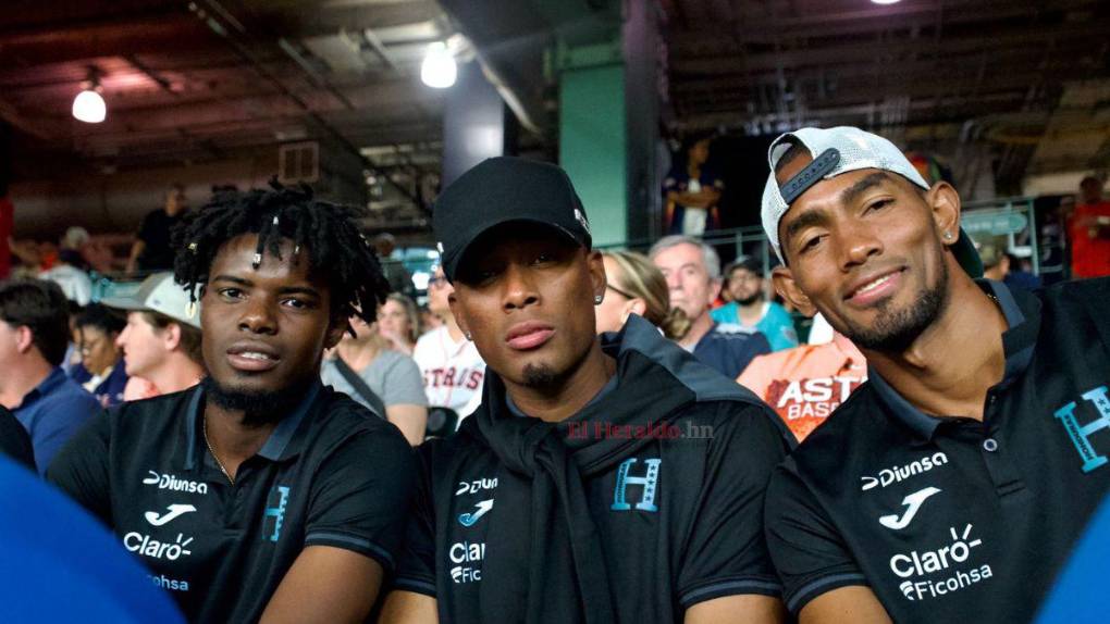 Jugadores de la Selección de Honduras llegaron al Minute Maid Park para apoyar a Mauricio Dubón y a los Astros