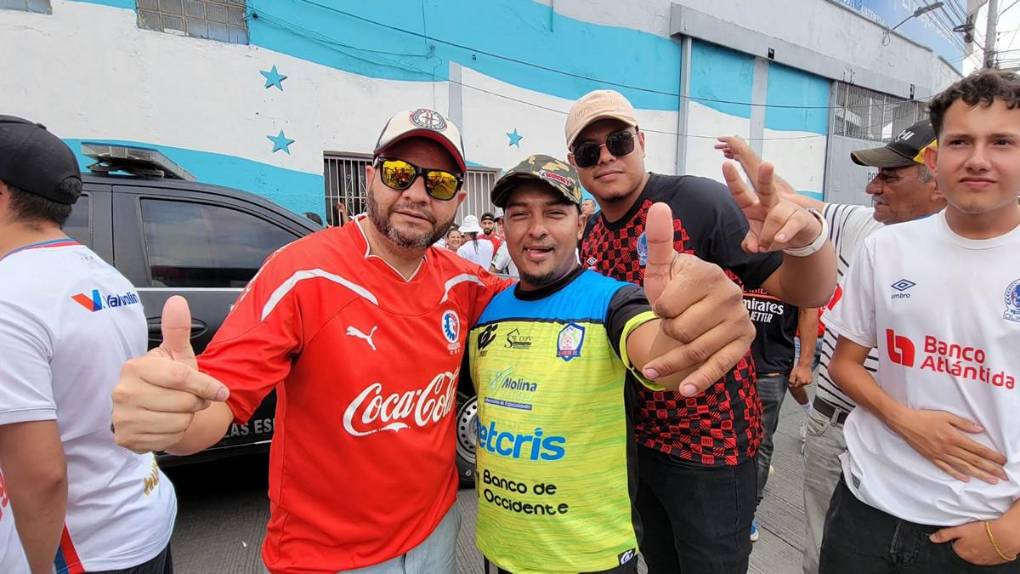 Convocatoria total, emoción y colorido: las curiosidades fuera de la cancha en la final Olimpia vs Olancho