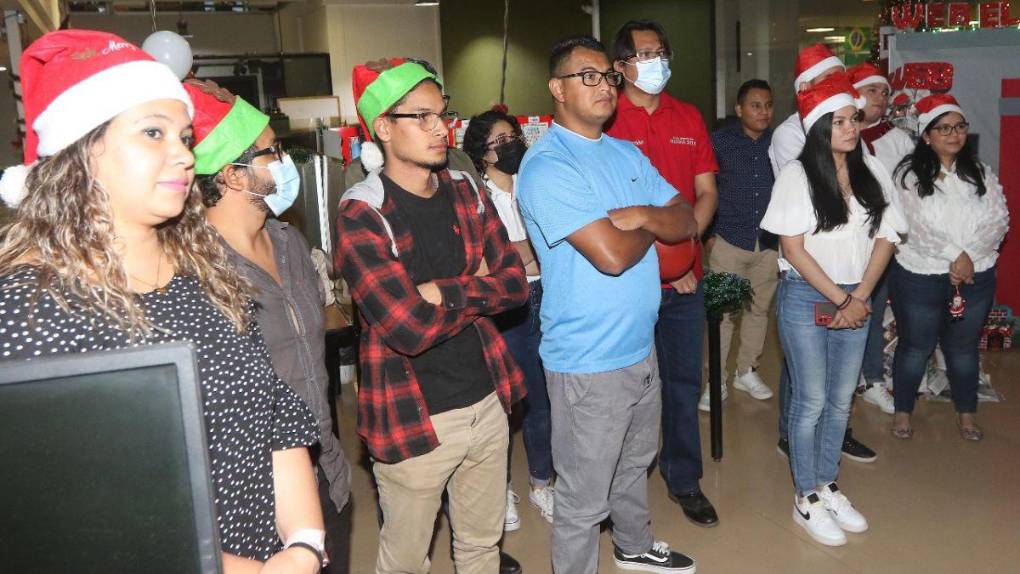 Así se realizó el concurso de la mesa navideña en la Sala de Redacción de EL HERALDO