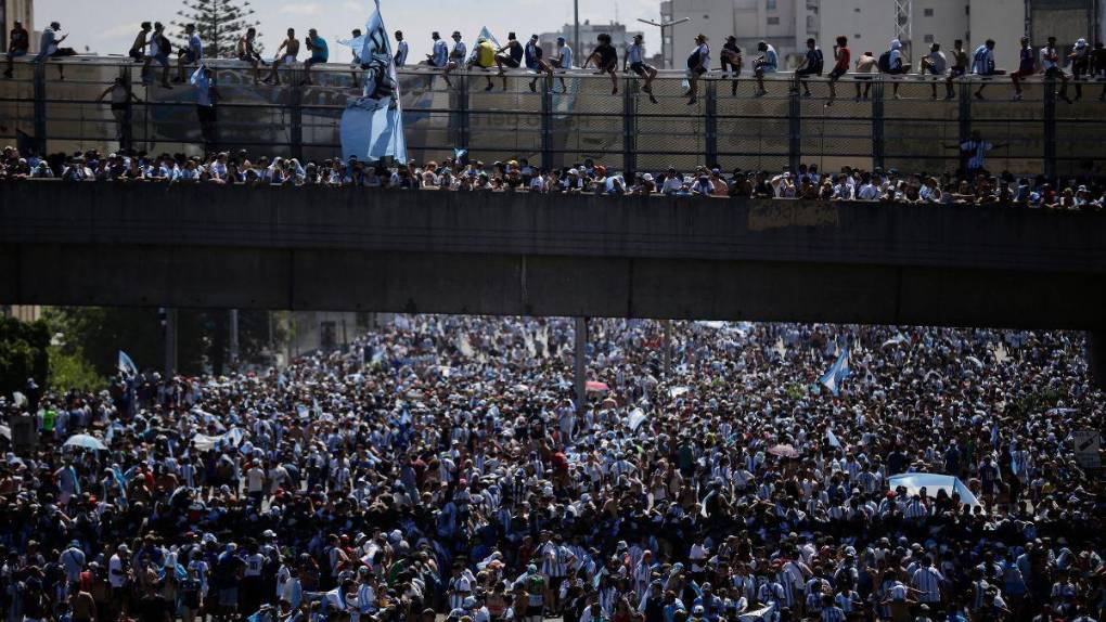 ¡En helicóptero! Así terminaron los festejos de la selección argentina