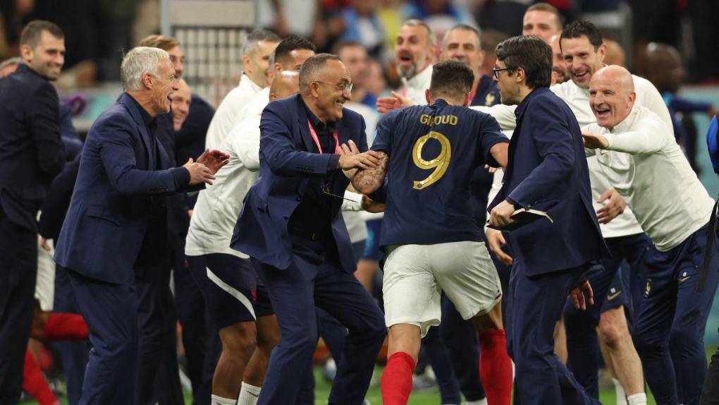 Francia sonríe e Inglaterra llora: La clasificación de los galos en imágenes