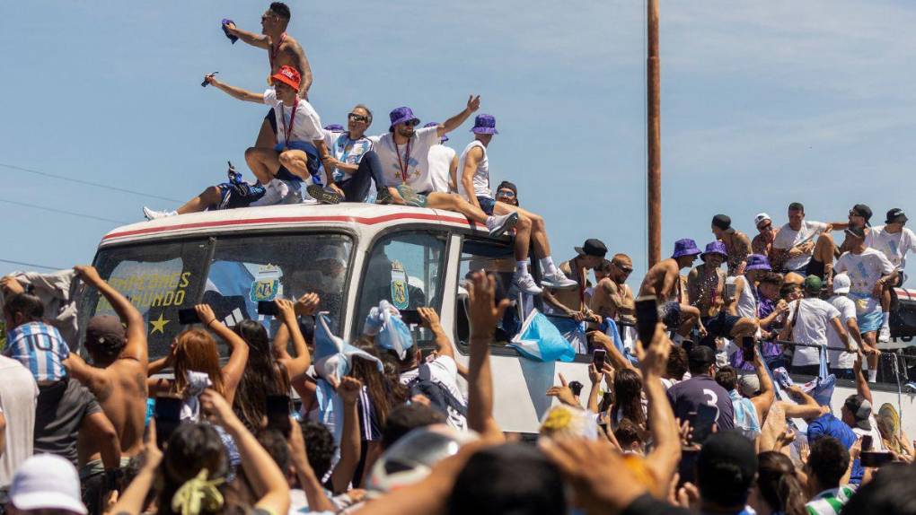 ¡En helicóptero! Así terminaron los festejos de la selección argentina