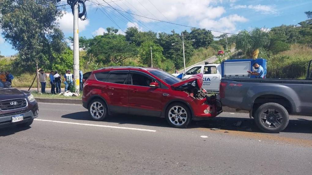 Iba para el desfile, llevaba un traje típico y agua: lo que se sabe de mujer que murió atropellada en anillo periférico de la capital